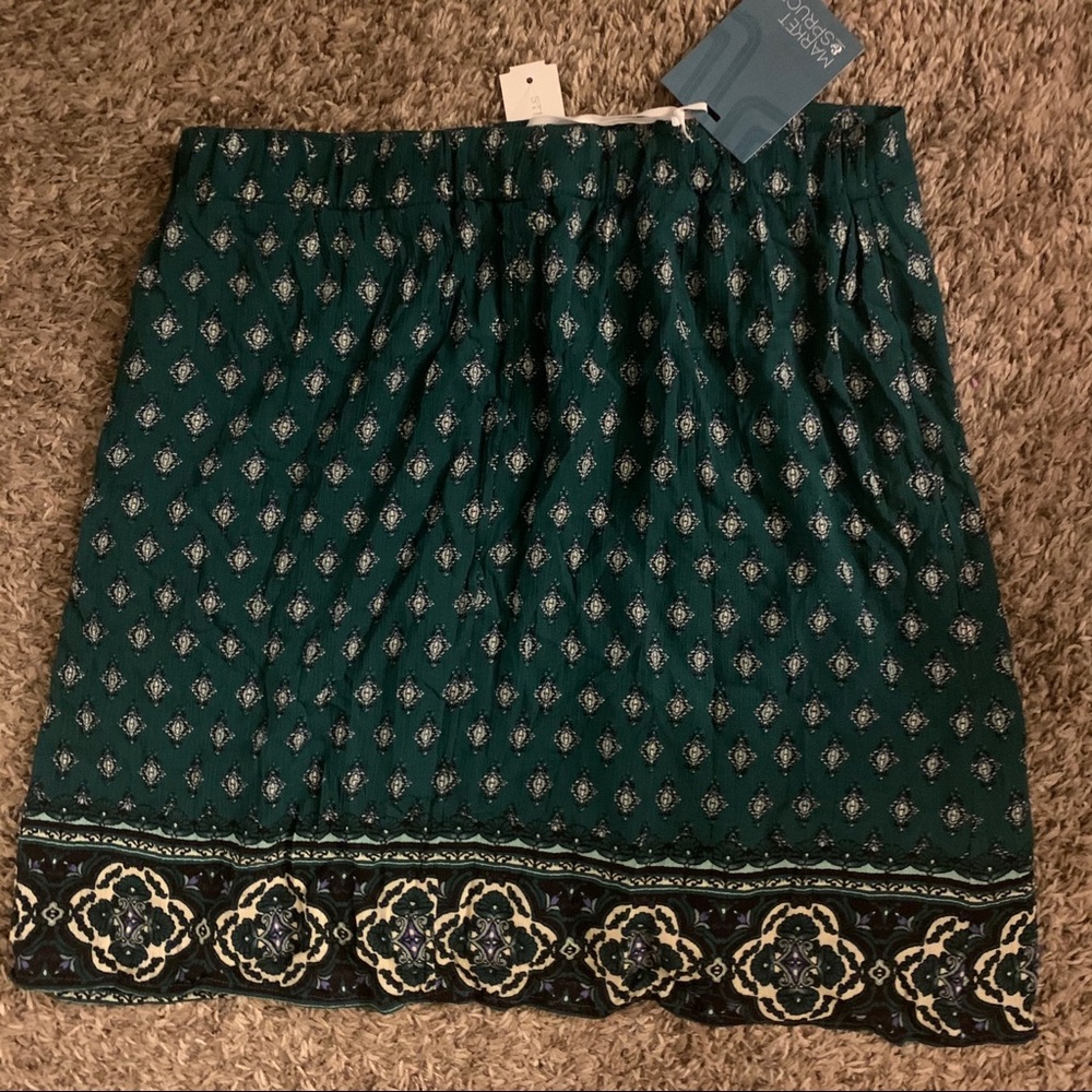 Green pattern Skirt